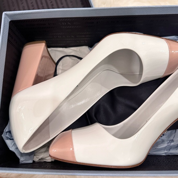 PRADA-Brand New Vernice Bicolor Pumps. Size 36. - Picture 2 of 13